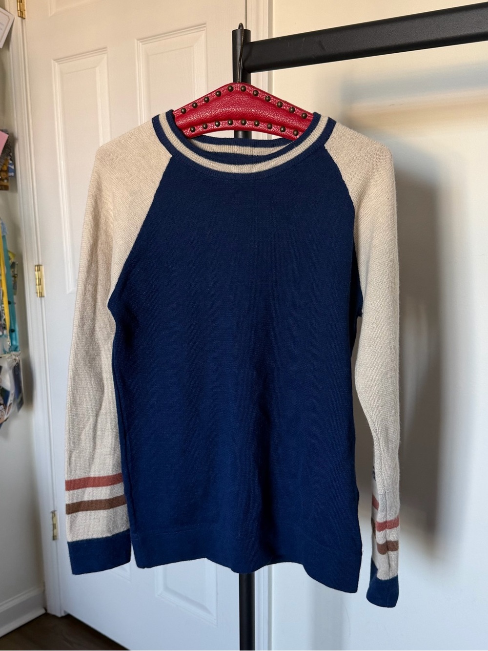 Cotopaxi women’s large blue sweater